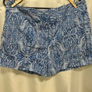 Women’s Cremieux sz 12 shorts blue and white paisley print